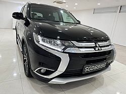 Mitsubishi Outlander 2.4 CVT 4WD Sunroof Facelift 2016 Black